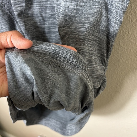 Athleta Speedlight Dark Grey Spacedye Short Sleeve Fitted Athletic Tee Size XL - Picture 6 of 8